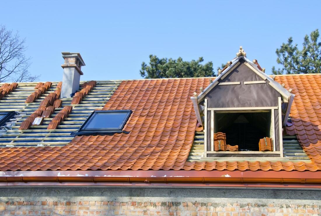 house roof under installation